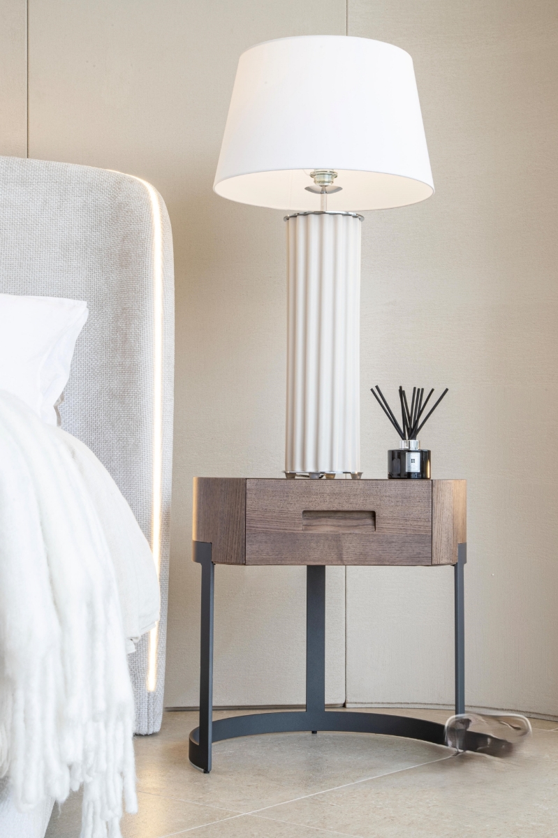 Εικόνα της Bed side table with metal base